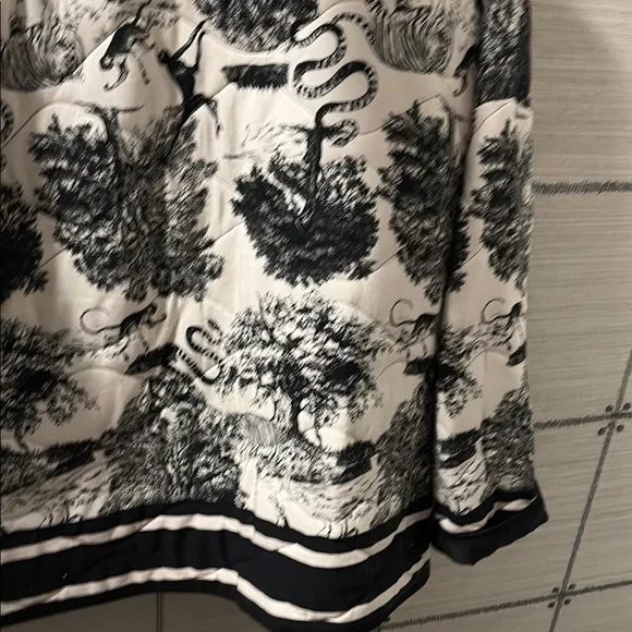 Black and White Patterned Jacket - Picture 5 of 5